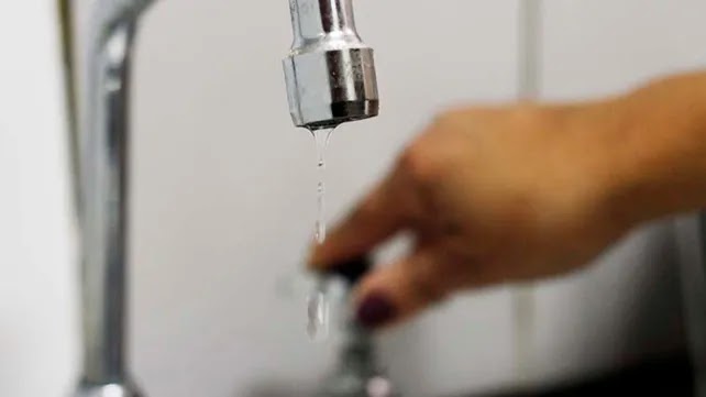 Rotura de un caño maestro afecta el suministro de agua en un amplio sector de San Pedro | FM Avenida