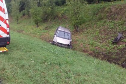 Ruta 9: despiste de un automóvil sin heridos a la altura del kilómetro 152 | FM Avenida