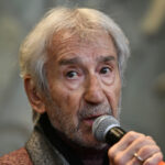 Sin autotune y con la elegancia de Shakespeare: el prestigioso actor José Sacristán sorprendió al recitar "Tití me preguntó" de Bad Bunny y demostró que hasta el reggaetón puede ser pura poesía si se dice con la verdad | FM Avenida