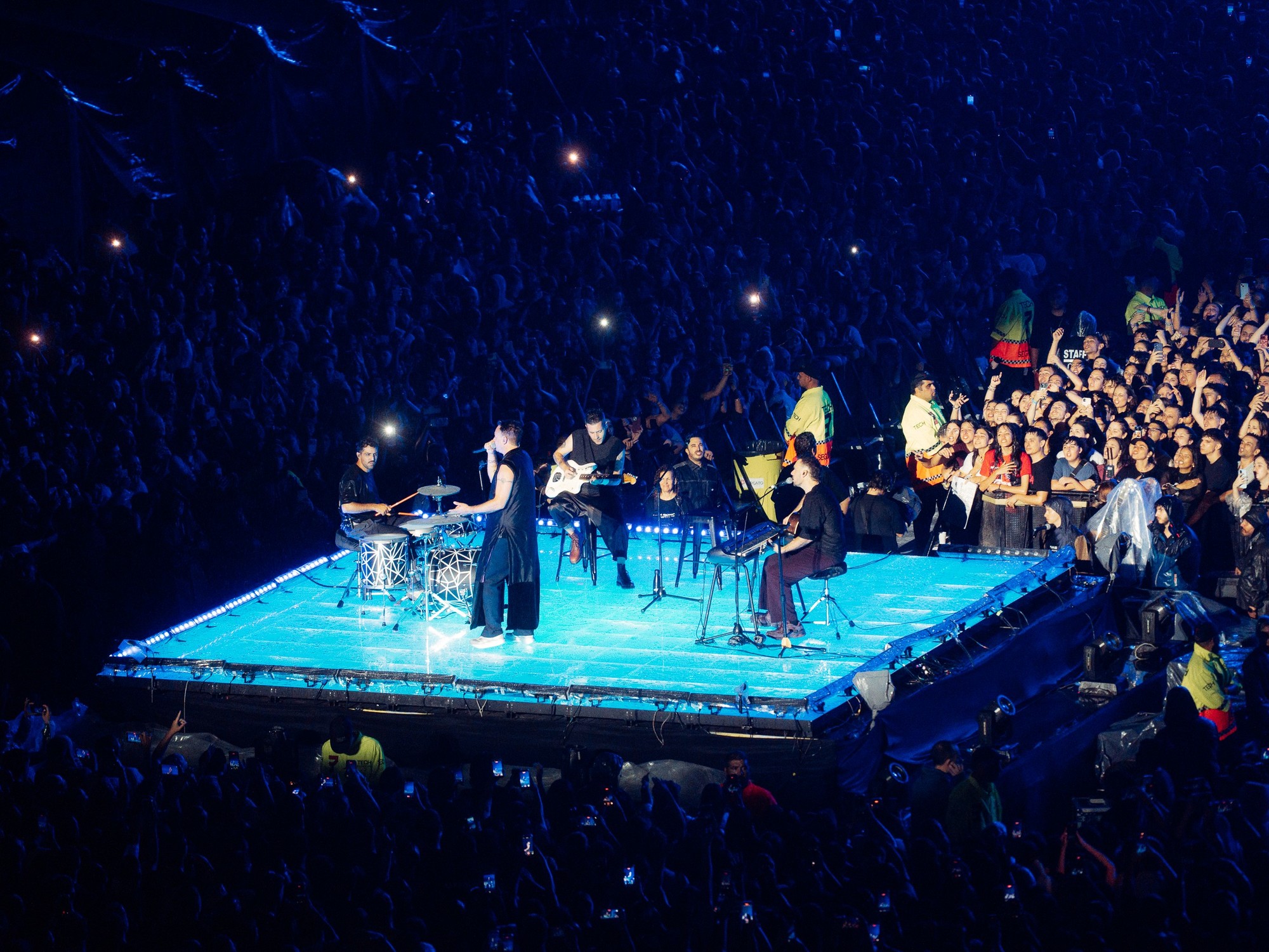 Tan Biónica brilló en su primera noche en Vélez pese a la lluvia: la sorpresa de Andrés Calamaro y un anuncio inesperado | FM Avenida