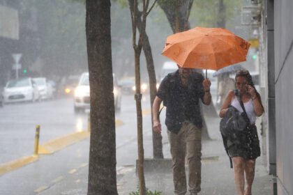 Tormentas en el AMBA: hay alerta amarilla por fuertes precipitaciones y posible caída de granizo en la Ciudad y el Gran Buenos Aires | FM Avenida