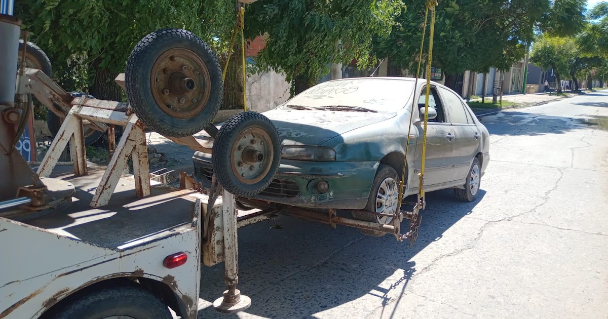Tránsito: Incautan un auto mal estacionado y secuestran dos motos con escape libre | FM Avenida