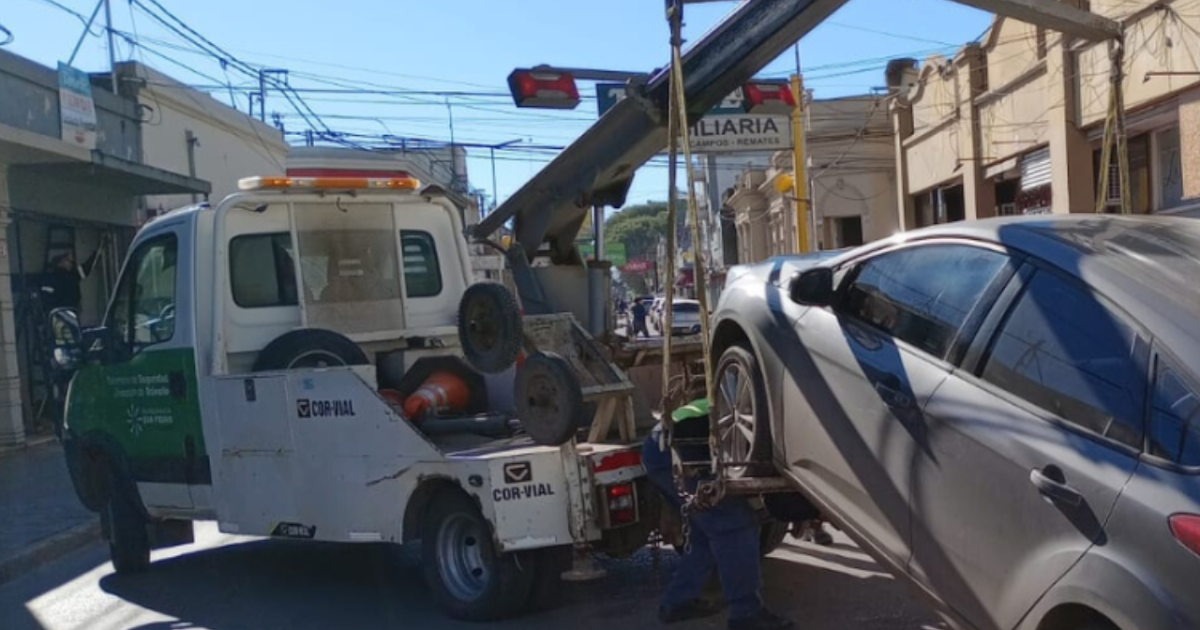 Tránsito intensificará operativos para remover vehículos abandonados o inmovilizados | FM Avenida