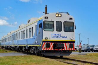 Tras la suspensión del servicio, las formaciones del tren Guido - Divisadero Pinamar serán enviados a Río Negro | FM Avenida