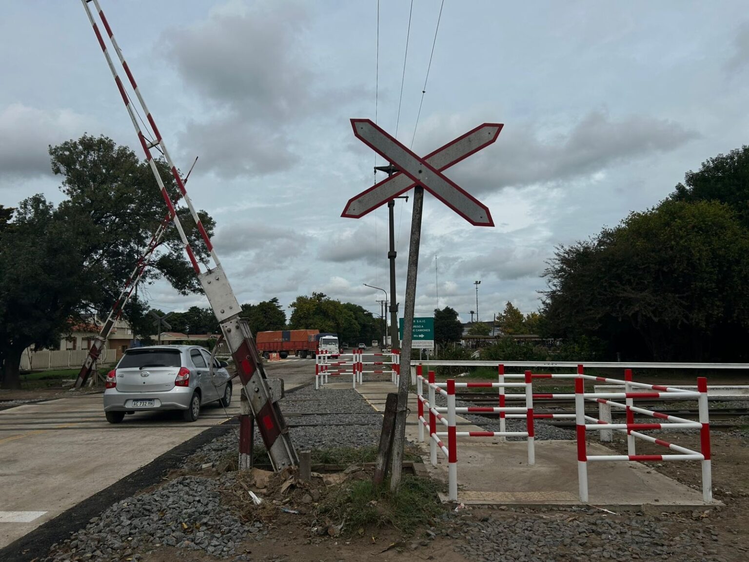 Tras meses de obras, habilitaron el paso a nivel de la ruta 191 | FM Avenida