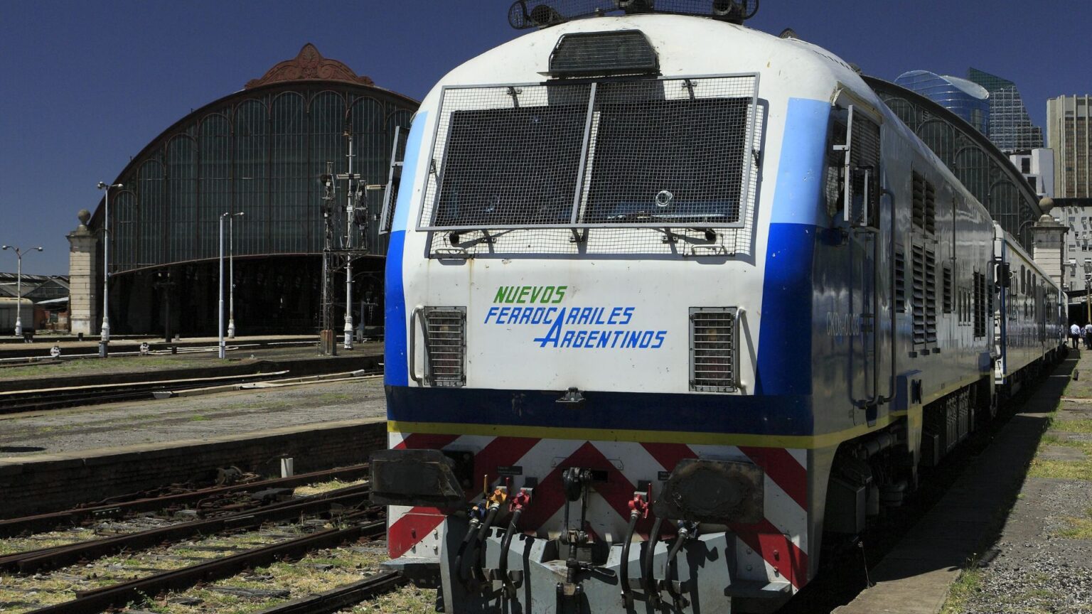 Tren Buenos Aires–Rosario: desde este jueves vuelve a ser cabecera la estación de Retiro | FM Avenida