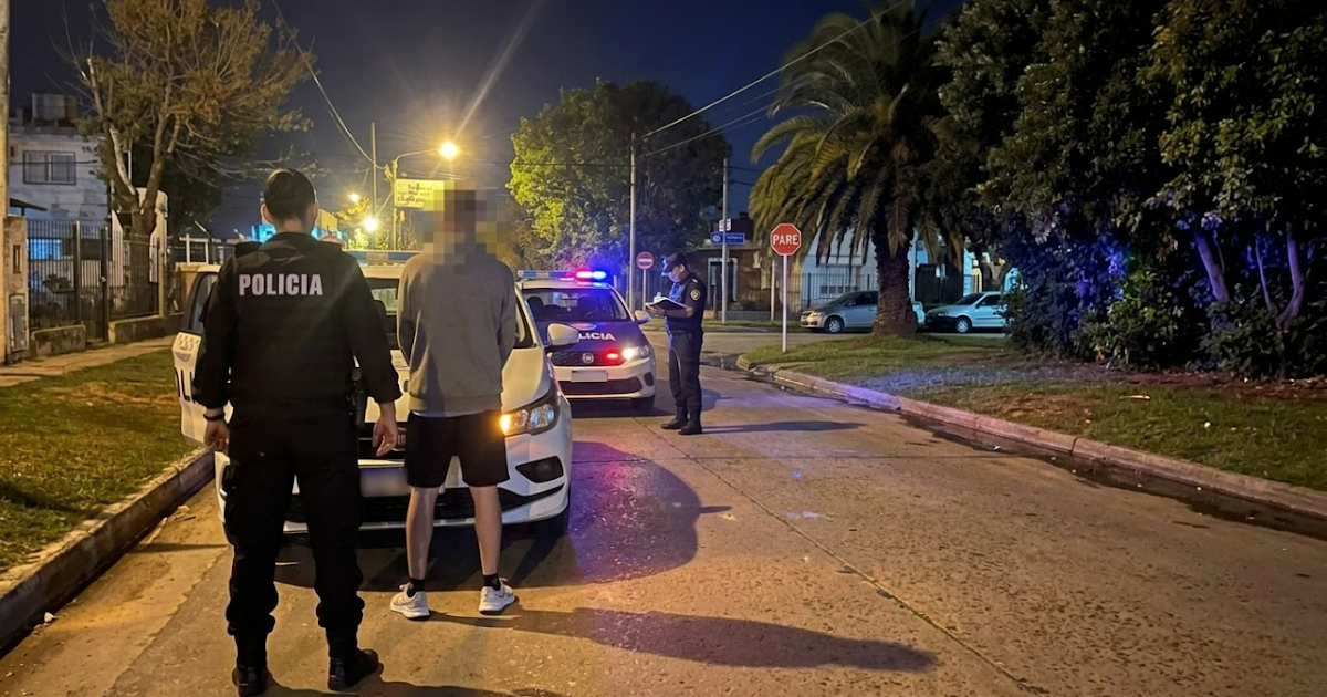 Tres aprehendidos por portación de armas blancas y tenencia de estupefacientes | FM Avenida