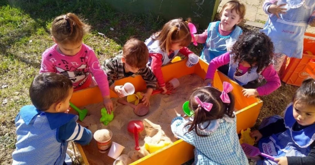 Universalización del nivel inicial: Kicillof firmó el decreto para garantizar vacantes a niños de 3 años en toda la Provincia | FM Avenida