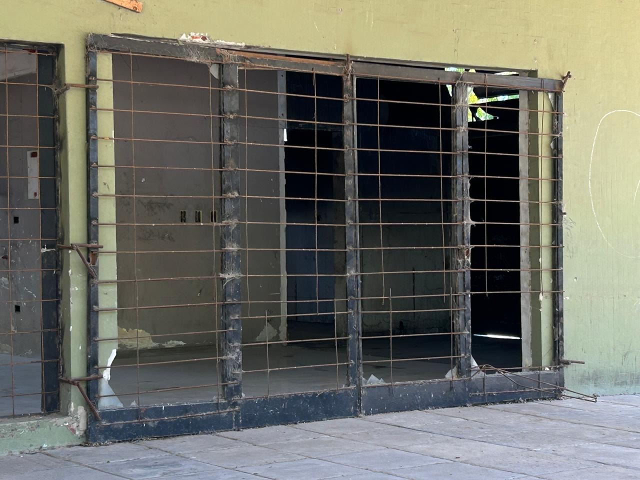 Vecinos alertaron por ruidos en el edificio de la vieja Terminal: reforzarán la seguridad y pondrán un sereno | FM Avenida