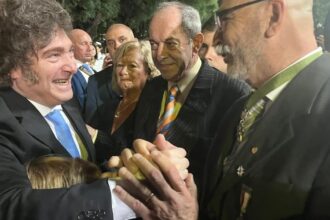 Veteranos de Malvinas sampedrinos estuvieron con el Presidente MIlei en el aniversario de Granaderos a Caballo | FM Avenida