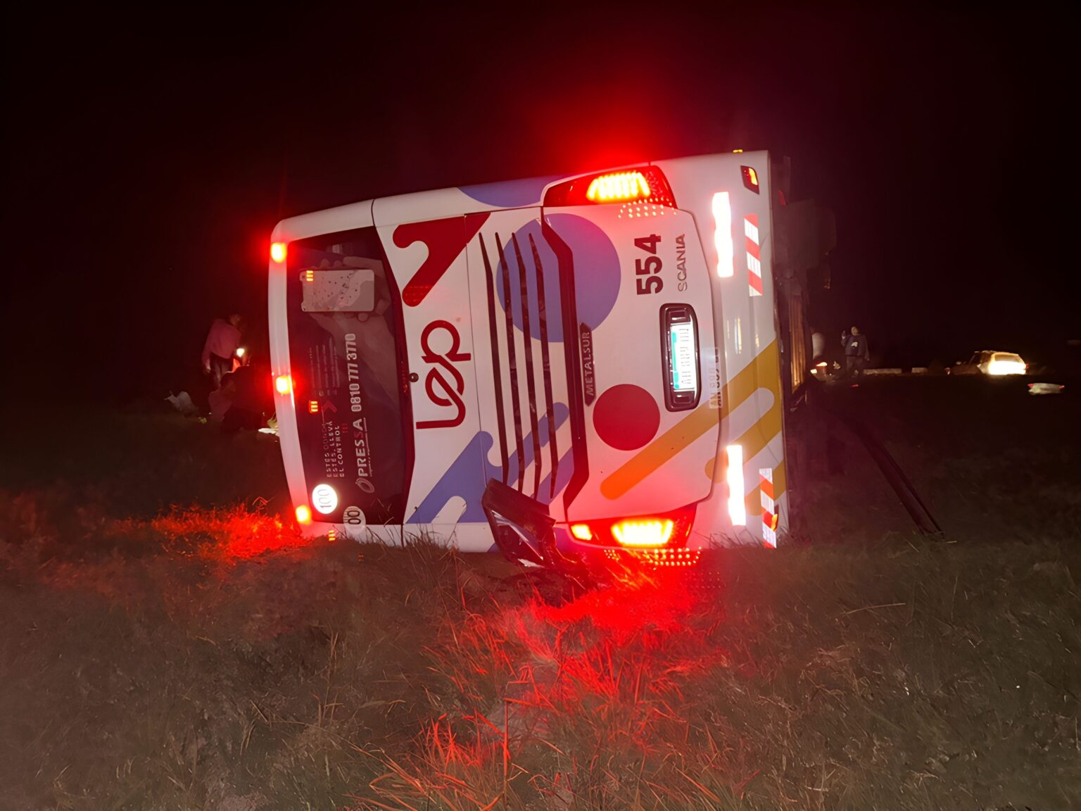 Volcó un micro de pasajeros en ruta 9: unos 45 heridos asistidos en el Hospital | FM Avenida