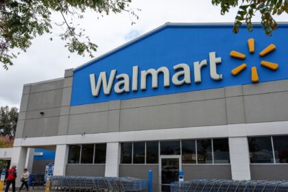 Walmart comenzará a multar, en Canadá, a las personas que no dejen el carrito en el lugar correcto | FM Avenida