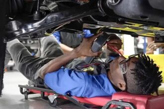 ¿Cuánto gana un mecánico en Florida? Salario por hora y especialidades en abril de 2026 | FM Avenida