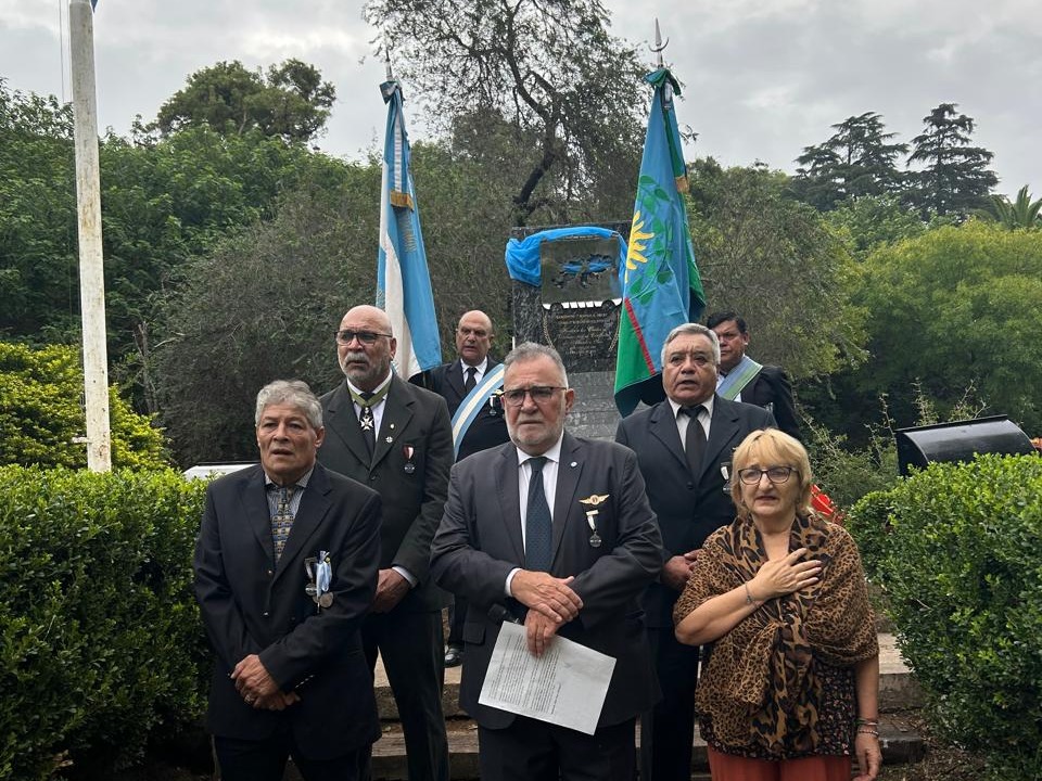 2 de abril: con fuerte mensaje de unidad, los veteranos encabezaron su propio acto por Malvinas | FM Avenida