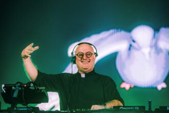 Aniversario de la muerte del Papa Francisco: todo sobre el homenaje del Padre Guilherme en Plaza de Mayo este 18 de abril | FM Avenida