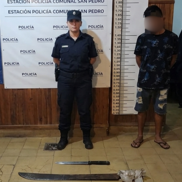 Aprehenden a un hombre tras amenazar a una vecina con un machete | FM Avenida