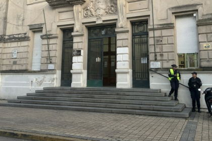 Autoridades escolares y policiales refuerzan la seguridad tras las pintadas y videos con amenazas | FM Avenida