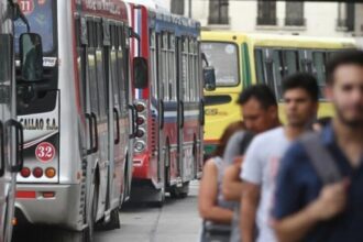 Colectivos del AMBA más caros, pero con menos frecuencias por aumento del combustible | FM Avenida