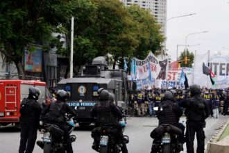 Cortes, marchas y piquetes en Buenos Aires por el cierre del programa Volver al Trabajo: dónde son las protestas y qué calles están afectadas | FM Avenida
