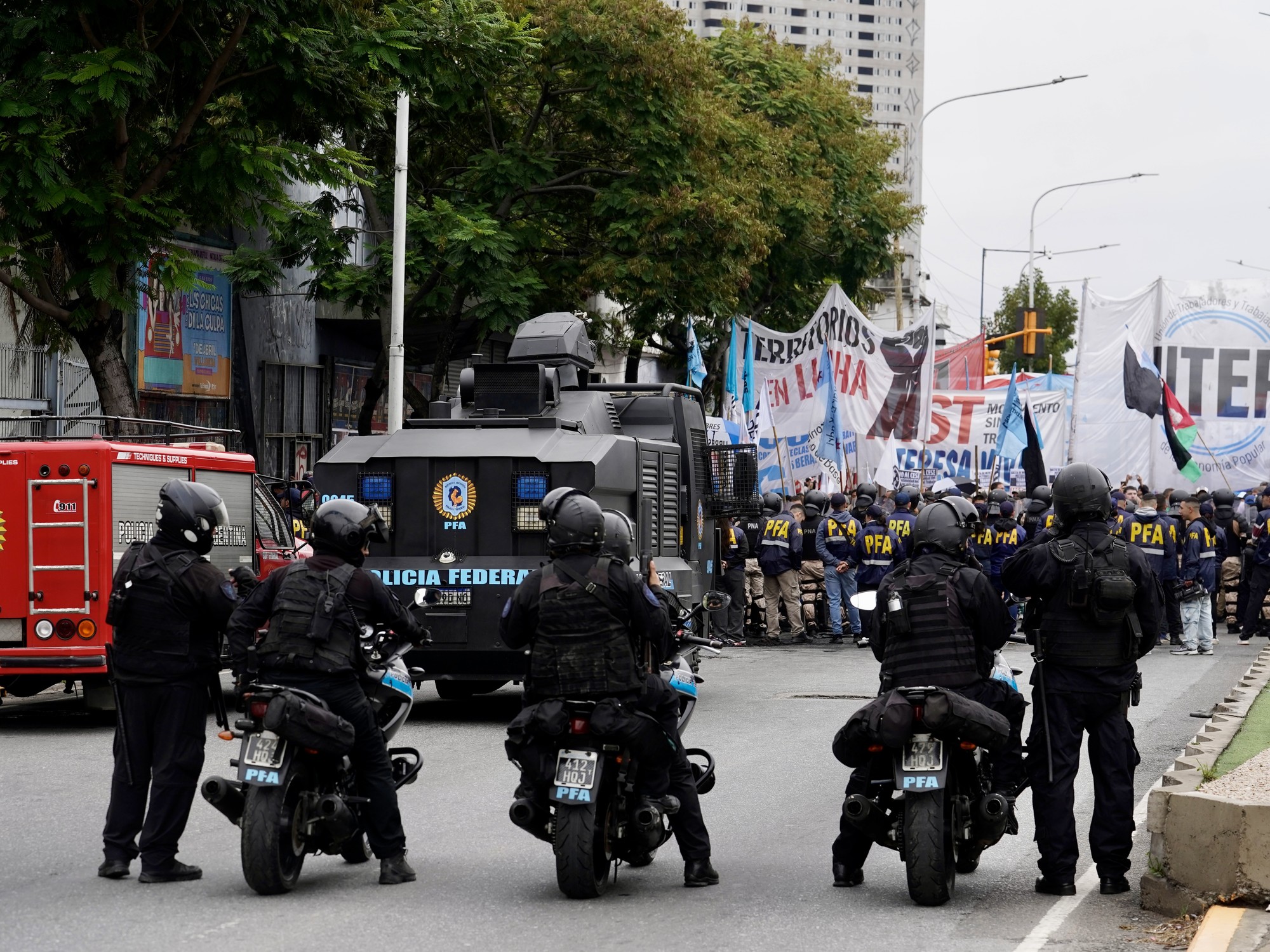 Cortes, marchas y piquetes en Buenos Aires por el cierre del programa Volver al Trabajo: dónde son las protestas y qué calles están afectadas | FM Avenida