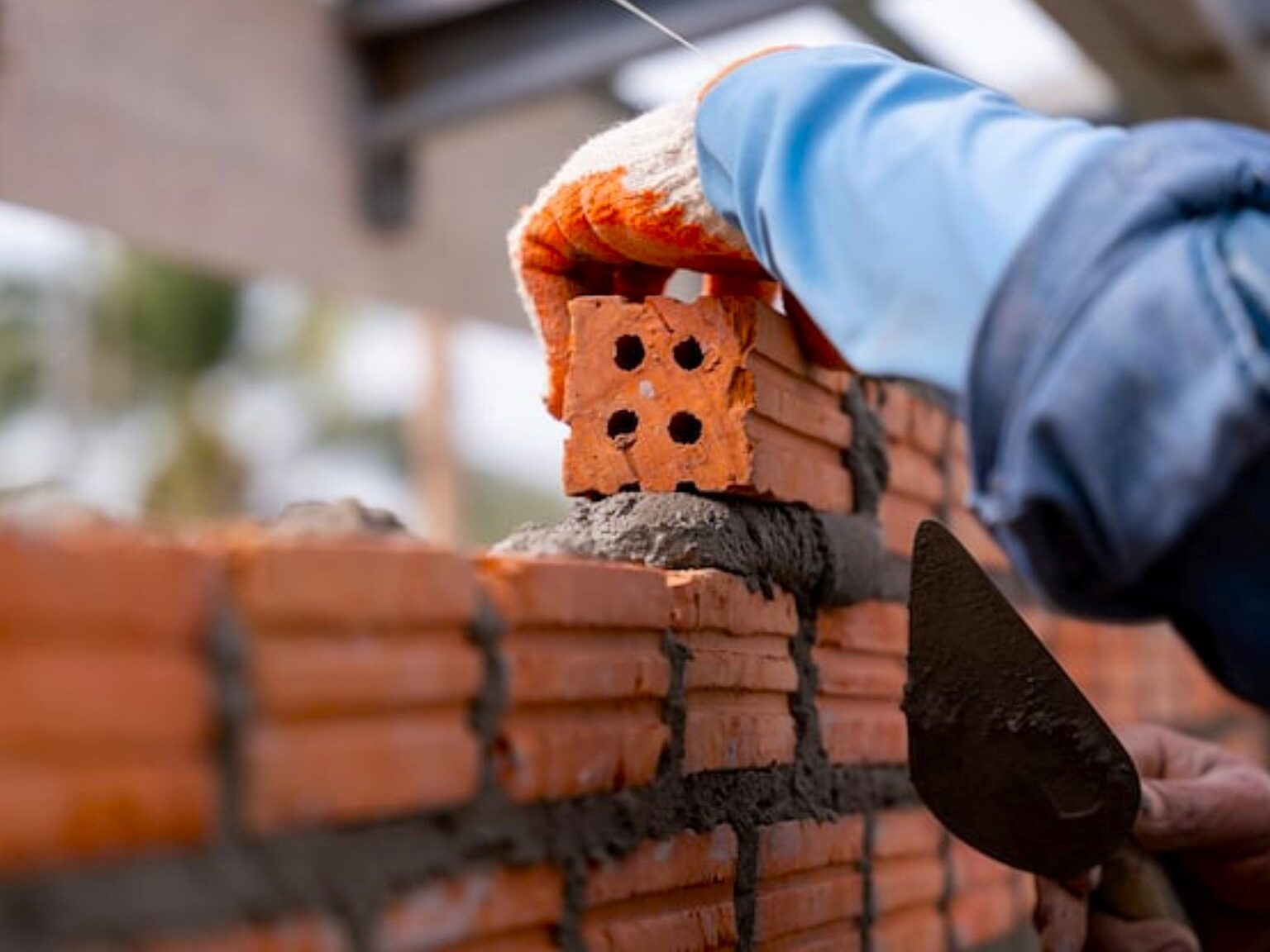 Cuánto cobra un albañil por su trabajo en abril 2026 | FM Avenida