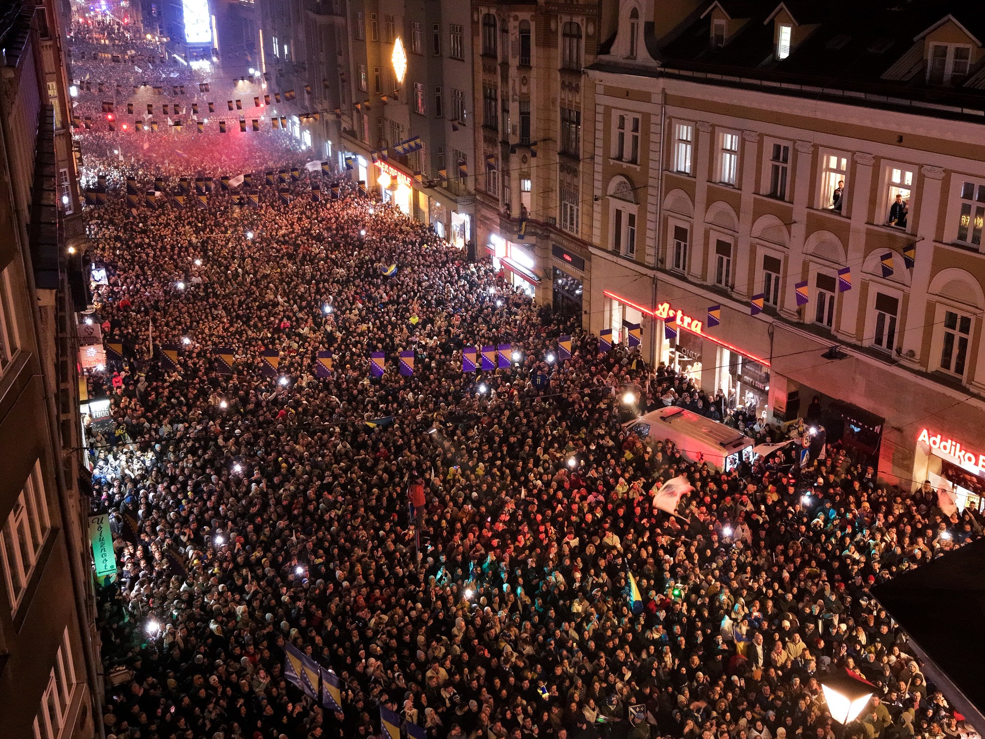 Delirio, color y épica en los desbordantes festejos en las calles de Bosnia y Congo por la clasificación al Mundial 2026 | FM Avenida