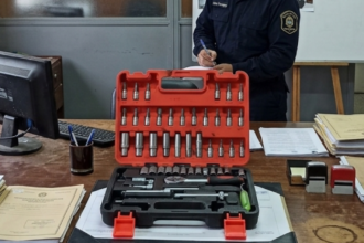 Demoran a un joven con antecedentes en el Bajo Cementerio y secuestran herramientas de dudosa procedencia | FM Avenida