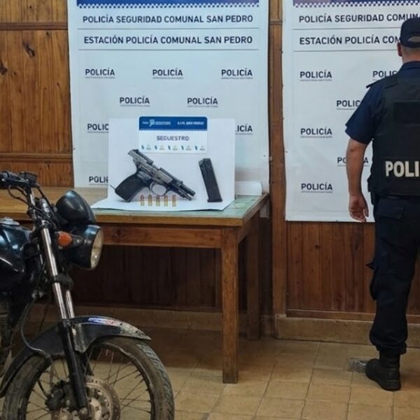 Detuvieron a un hombre con una pistola 9 milímetros tras una persecución policial | FM Avenida