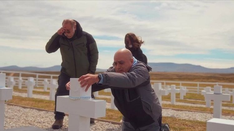 Documental “Malvinas, legado de sangre”: ocho ex combatientes de Merlo regresan a las Islas con sus familias | FM Avenida
