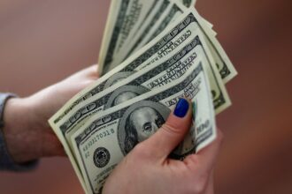 Dólar CCL hoy: a cuánto cotiza este lunes 06 de abril | FM Avenida