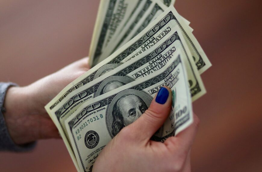 Dólar CCL hoy: a cuánto cotiza este lunes 06 de abril | FM Avenida