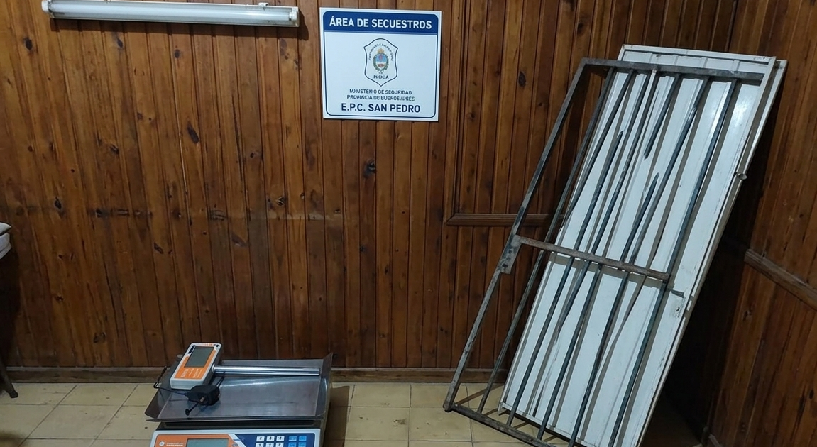 Dos detenidos tras robar en una panadería y llevarse aberturas de una casa | FM Avenida