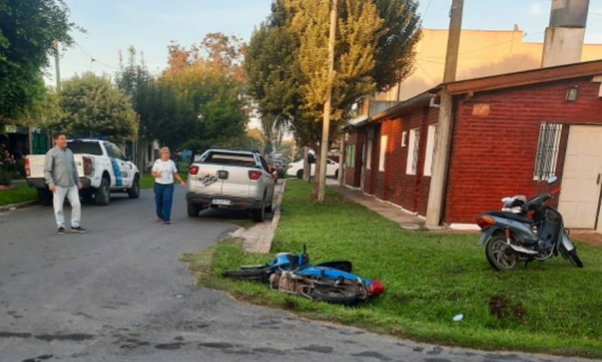 Dos motociclistas resultaron heridos tras un choque | FM Avenida