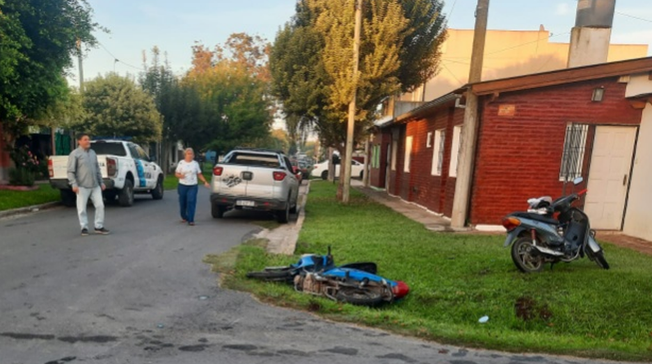 Dos motociclistas resultaron heridos tras un choque | FM Avenida