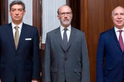 El Gobierno presentó un recurso en la Corte Suprema para que levante la suspensión de la reforma laboral | FM Avenida