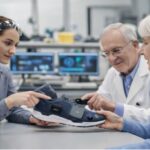 El zapato inteligente con 253 sensores que busca prevenir caídas en adultos mayores | FM Avenida