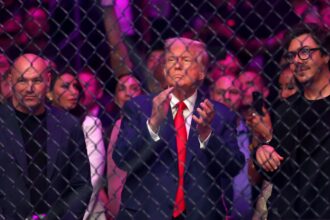 En medio de las negociaciones de paz con Irán, Donald Trump apareció en el lugar menos pensado | FM Avenida