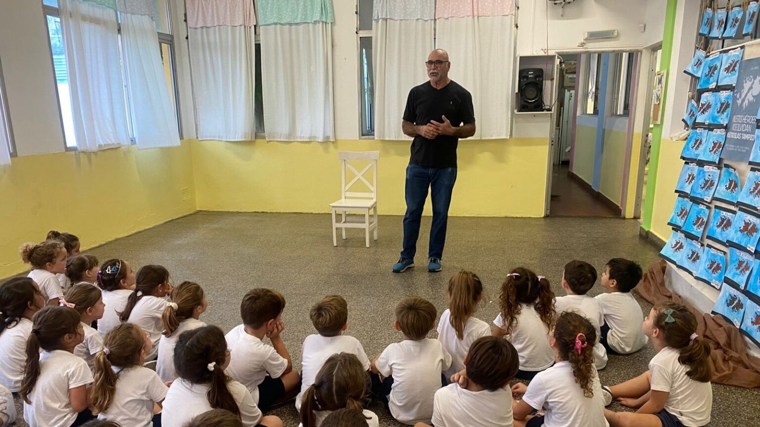 En vísperas a la conmemoración de la gesta de Malvinas: Domingo Novaro pasó por el Jardín “Estrellita” | FM Avenida