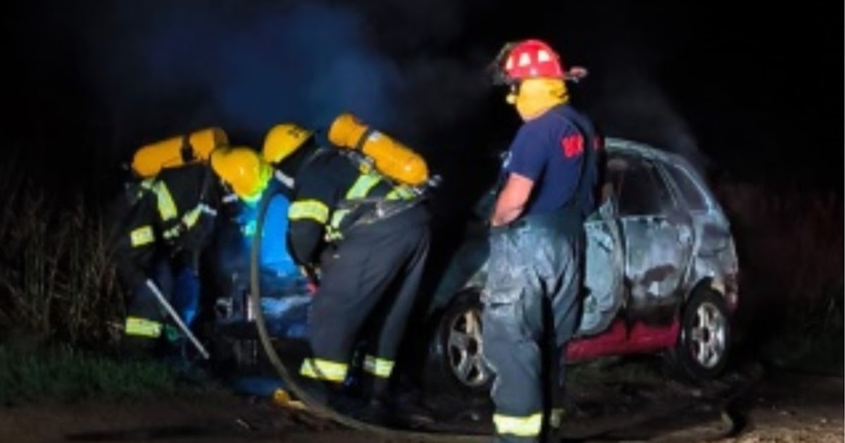 Gobernador Castro: una mujer resultó ilesa tras incendiarse su vehículo en un camino rural | FM Avenida