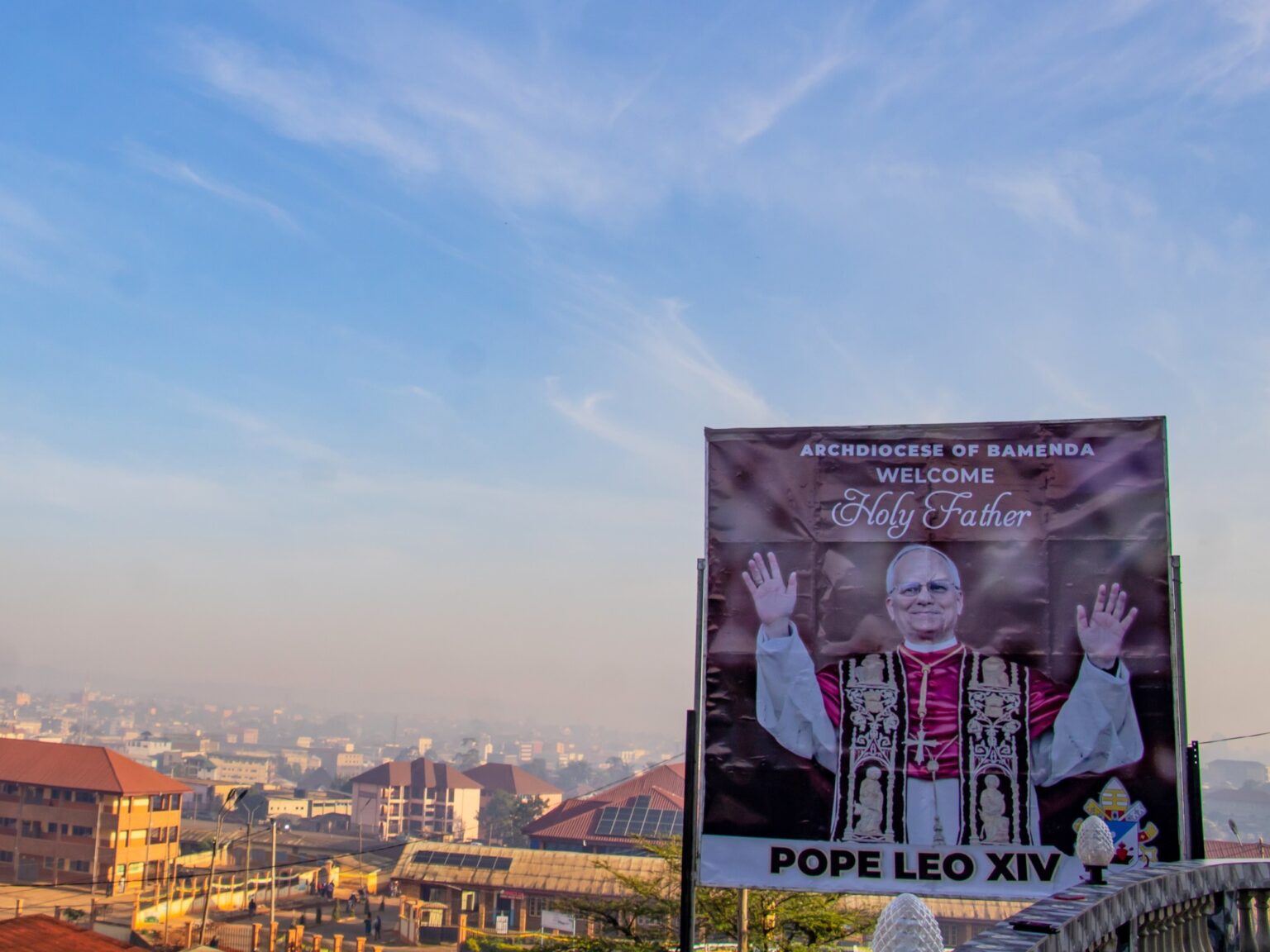 Guerra civil: León XIV inicia su histórica visita a Camerún, en medio de una breve tregua para garantizar su seguridad | FM Avenida