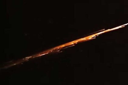 Inusual "lluvia" sobre el cielo de la Patagonia: cayeron restos de un cohete chino sobre Río Negro | FM Avenida