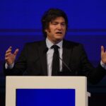 Javier Milei y sus medidas, en VIVO: antes de su viaje a Israel, el Presidente hablará en AmCham frente a empresarios de EE.UU. | FM Avenida