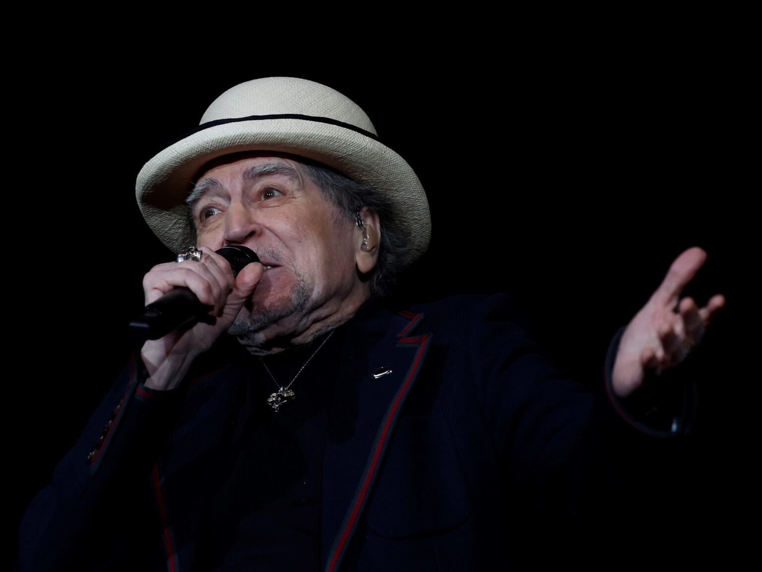 Joaquín Sabina, cantautor español: "Es muy difícil aceptarse con 70 años con la vida que uno tenía" | FM Avenida