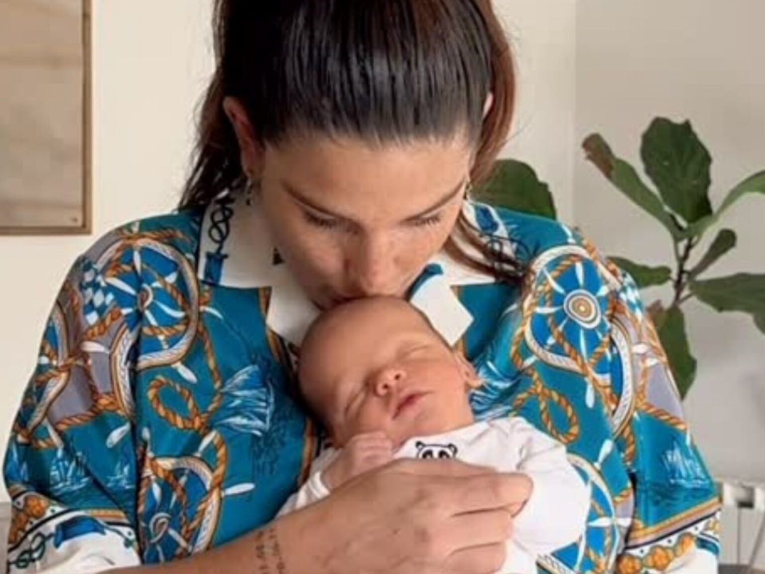 Juana Repetto mostró cómo evoluciona la recuperación de su hijo menor tras la operación de urgencia: "A ver al cirujano" | FM Avenida