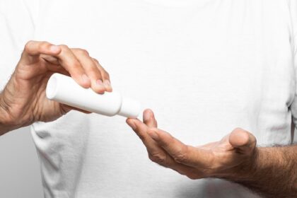 La ANMAT detectó cosméticos ilegítimos y ordenó su prohibición en todo el país | FM Avenida