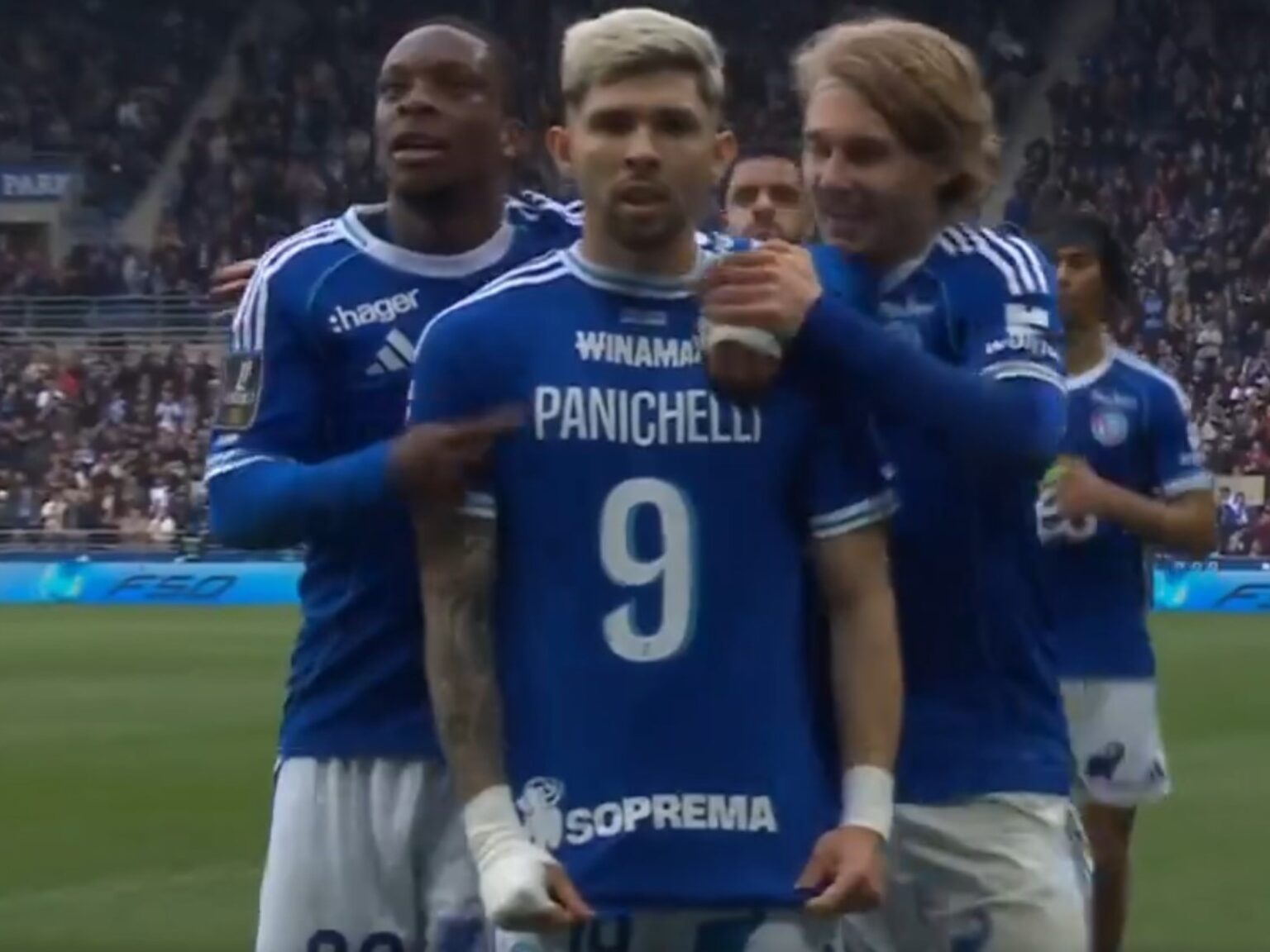 La emotiva dedicatoria del paraguayo Julio Enciso para Joaquín Panichelli: golazo para el Racing de Estrasburgo y un festejo especial | FM Avenida