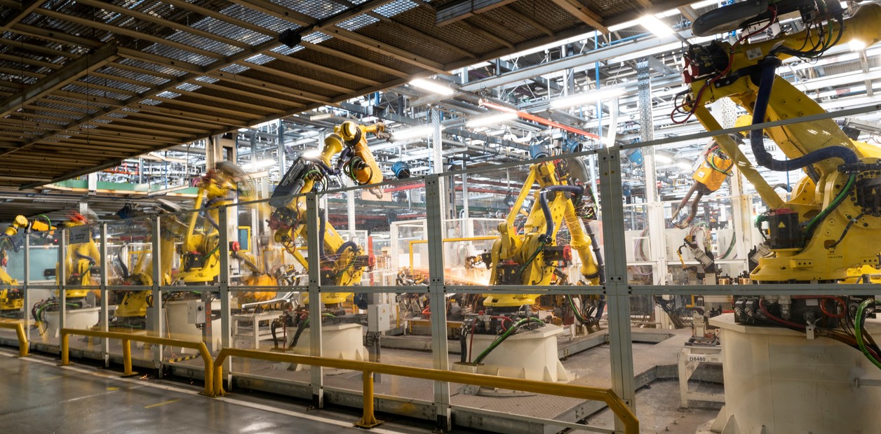 La producción automotriz tuvo en marzo una leve mejora, por primera vez desde junio del año pasado | FM Avenida