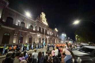 Malvinas en la Provincia: vigilias, actos y homenajes en más de 40 municipios a 44 años de la guerra | FM Avenida