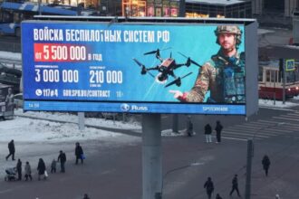 Rusia ofrece 7.000 dólares por mes a estudiantes con malas notas que se anoten en la fuerza militar de drones | FM Avenida