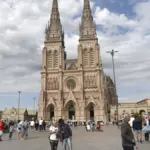 Semana Santa en Luján: celebraciones, procesiones y Vía Crucis en la Basílica convocan a miles de fieles | FM Avenida